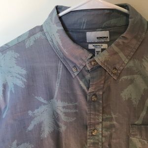 Men’s casual button down shirt